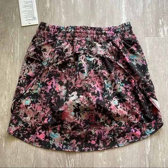 Lululemon Hotty Hot High-Rise Skirt LONG - Stencil Blossom Red Multi - Picture 2 of 9